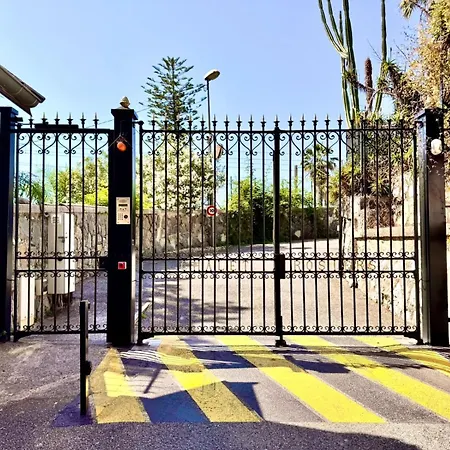 One Bedroom With Parking In