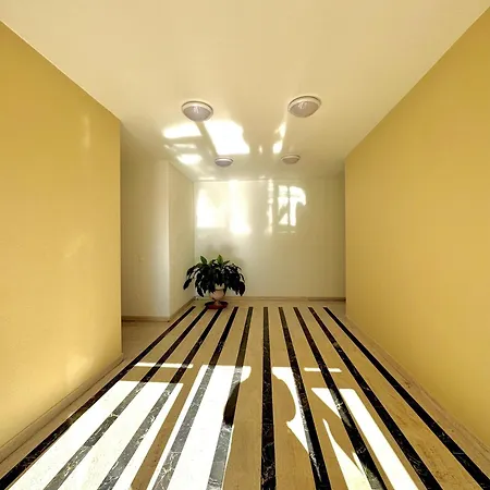One Bedroom With Parking - Lemon Festival *